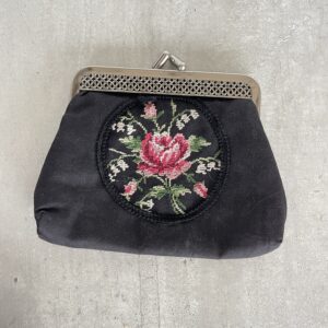 Vintage portemonnee borduurwerk