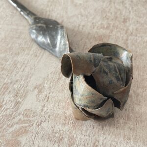 Handmade bloem van aardewerk